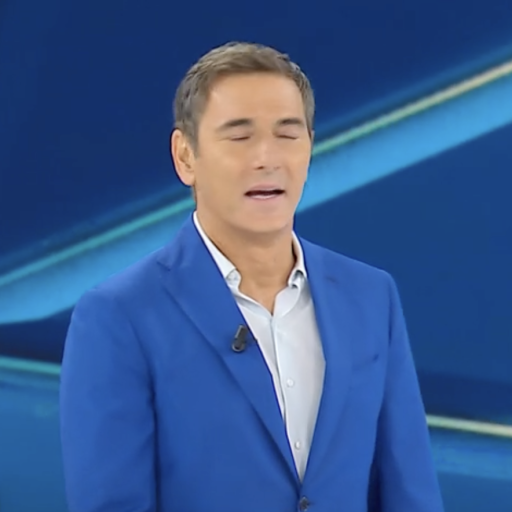 Liorni in perenne disagio, specie di fronte alle domande a tinte hot del quiz. La squadra vip ne approfitta per infierire. Perché Rai continua ad affidargli show di prima serata che lo mettono in imbarazzo?