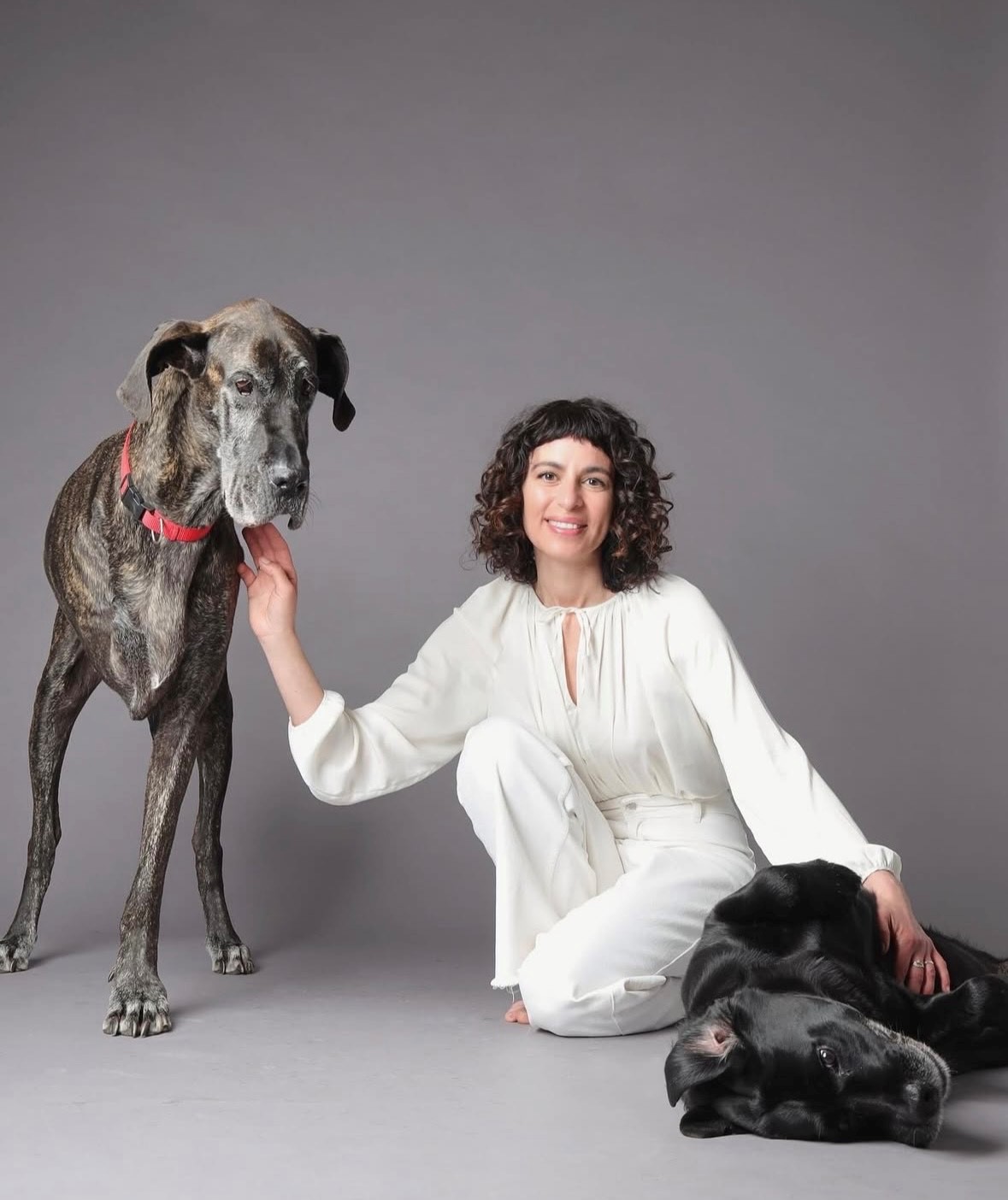 Dunia Rahwan: «Parlo con i cani attraverso le emozioni. Il segreto per educarli? Libertà e comprensione»