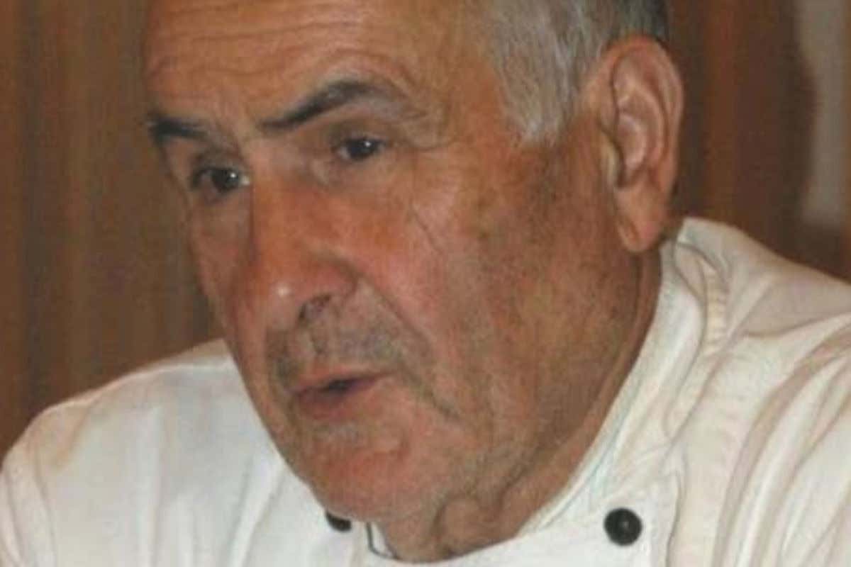 Il saluto dei buongustai a Sergio Lorenzi, lo chef nel 1973 ha inventato della Il saluto dei buongustai a Sergio Lorenzi, lo chef nel 1973 ha inventato della