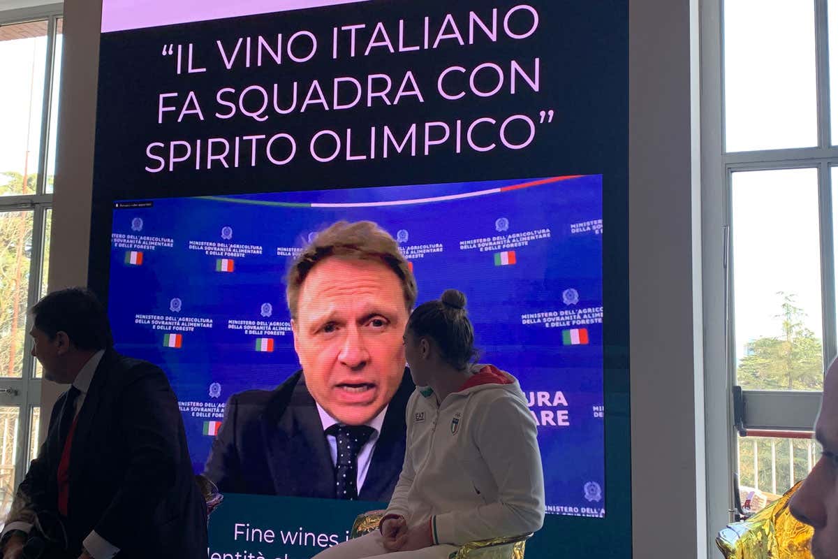 Il vino italiano fa squadra (con spirito olimpico) per vincere all’estero Il vino italiano fa squadra (con spirito olimpico) per vincere all’estero