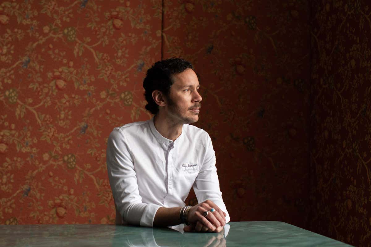 Lo chef Marco Ambrosino Un altro ristorante fine dining si ferma: a Napoli chiude Sustànza di Marco Ambrosino