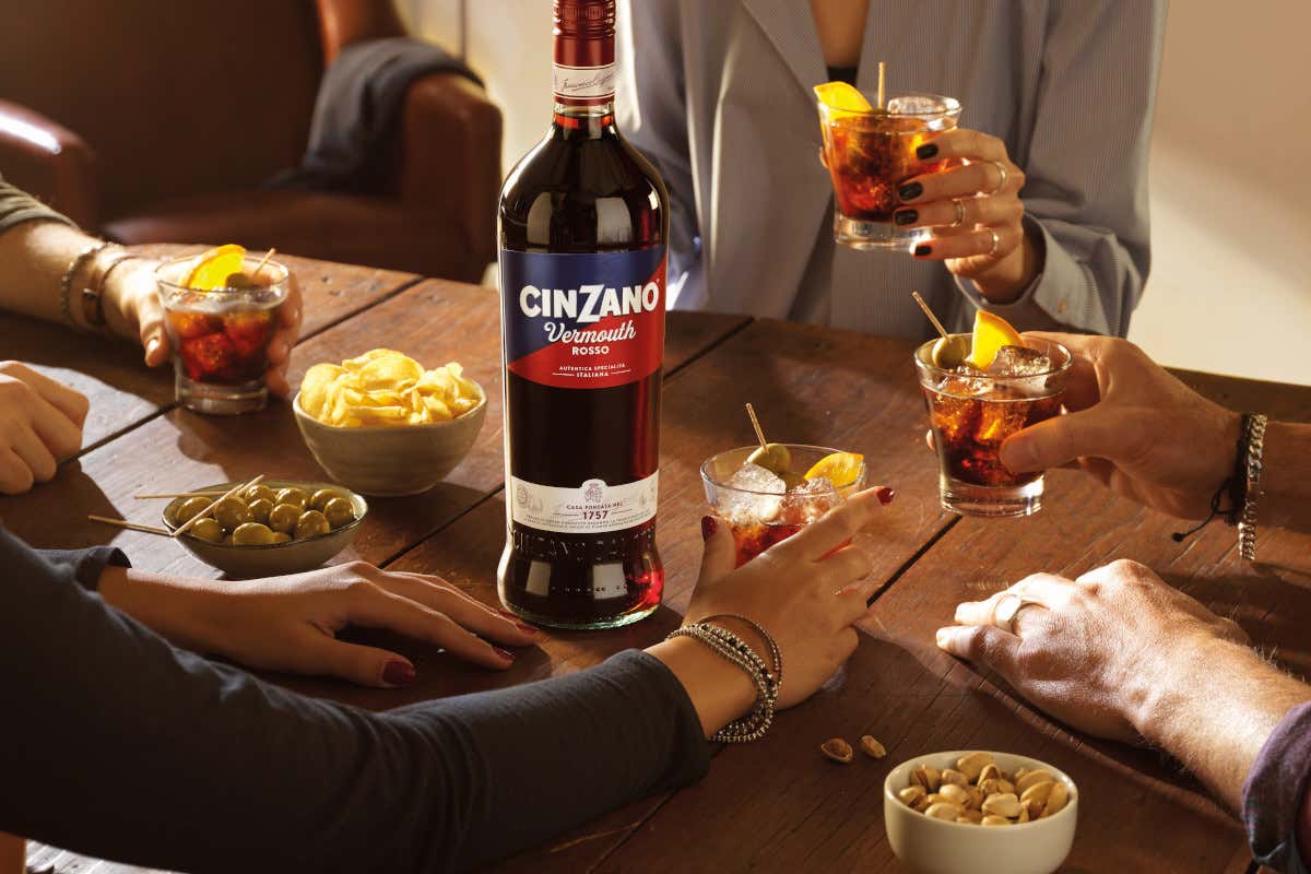 Ritorno alle origini: al Salone del Vermouth Torino riabbraccia Cinzano
