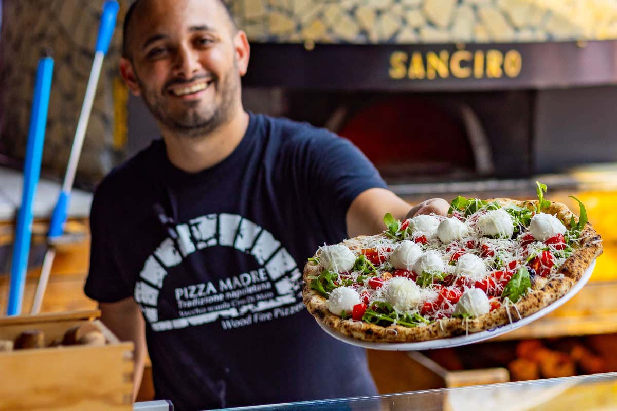 A Brescia la pizza diventa riscatto sociale grazie al corso di Ciro Di Maio A Brescia la pizza diventa riscatto sociale grazie al corso di Ciro Di Maio