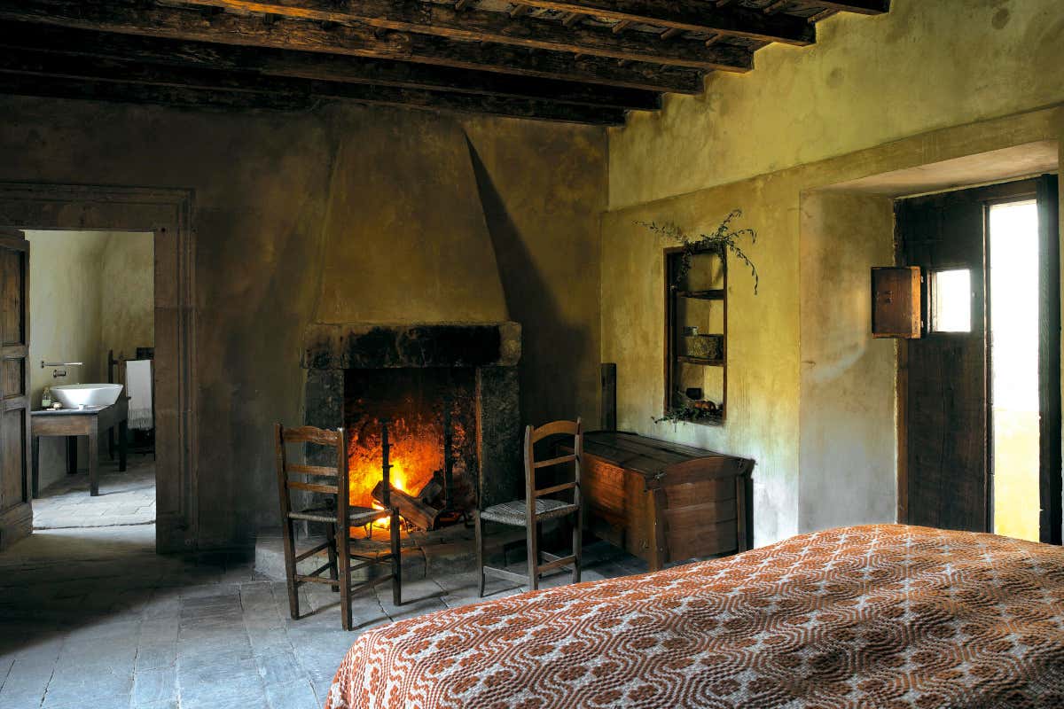 Al Sextantio si può rivivere davvero l'atmosfera di un antico borgo medievale arroccato sui monti, dagli arredi all'offerta culinaria