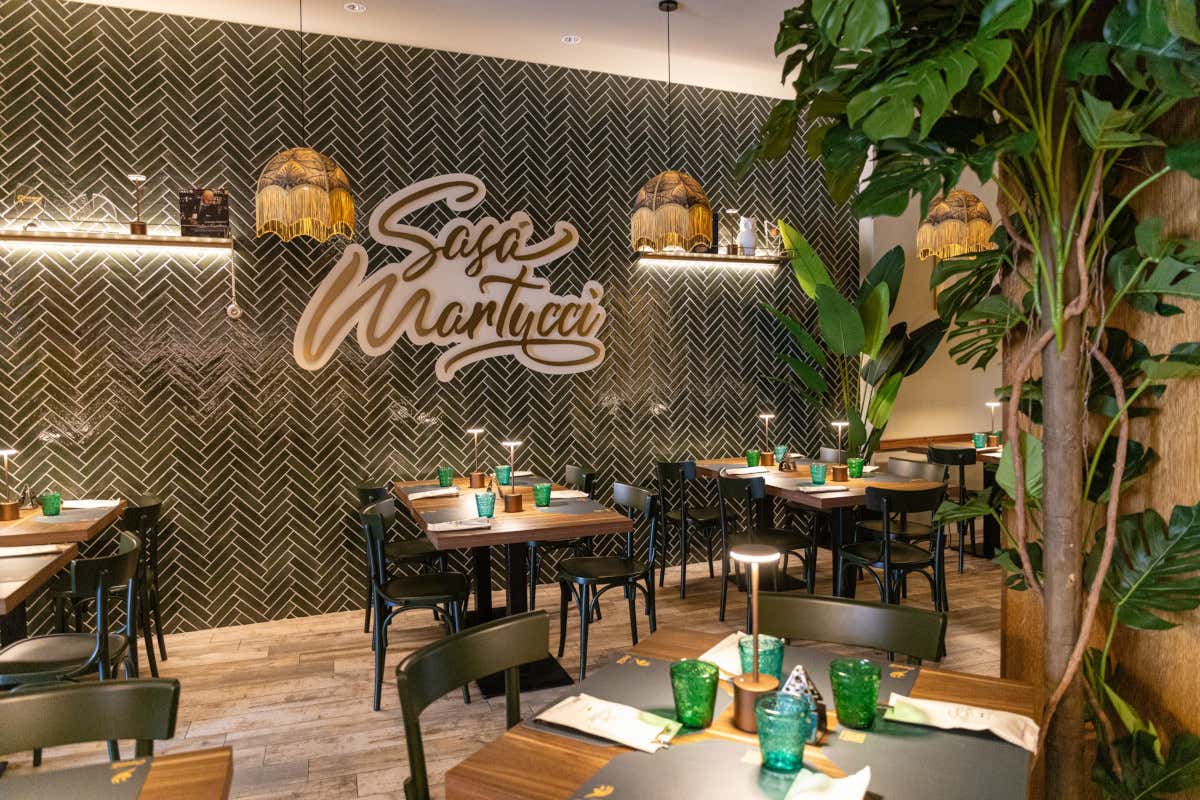 La sala della pizzeria Sasà Martucci - I Masanielli