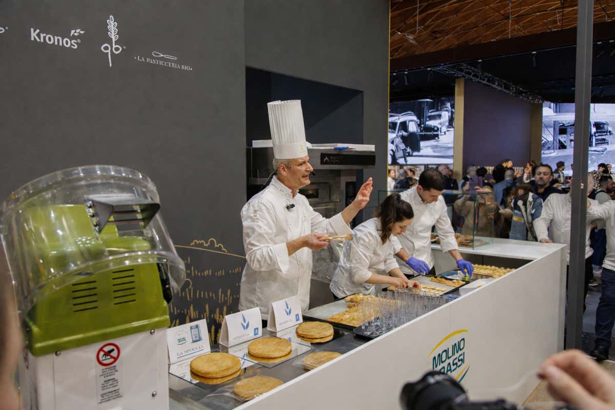 L‘intervento del Maestro Ampi Luigi Biasetto allo stand Molino Grassi nel corso dell‘ultimo Sigep