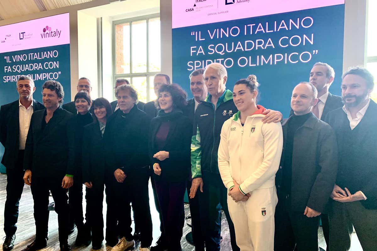 Il vino italiano fa squadra (con spirito olimpico) per vincere all’estero Il vino italiano fa squadra (con spirito olimpico) per vincere all’estero