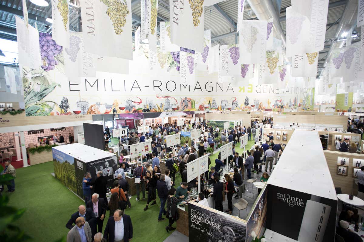 Vinitaly, per l'Emilia-Romagna 90 espositori e Carlo Cracco in cucina