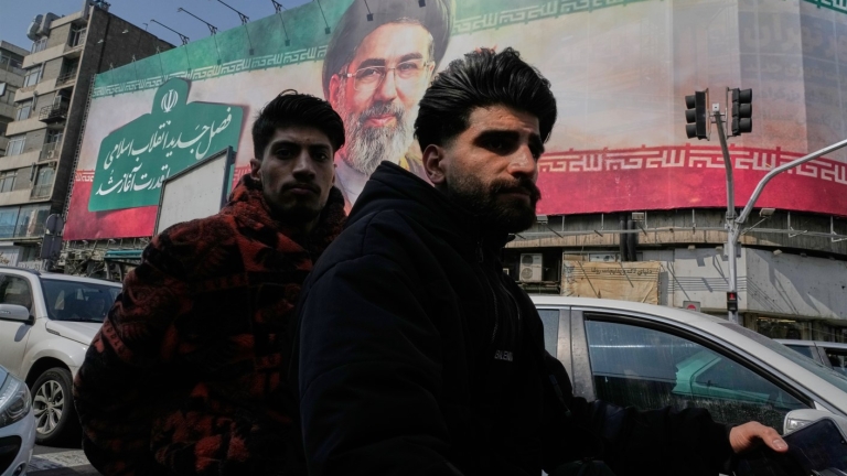 In Iran la guerra non ferma la repressione