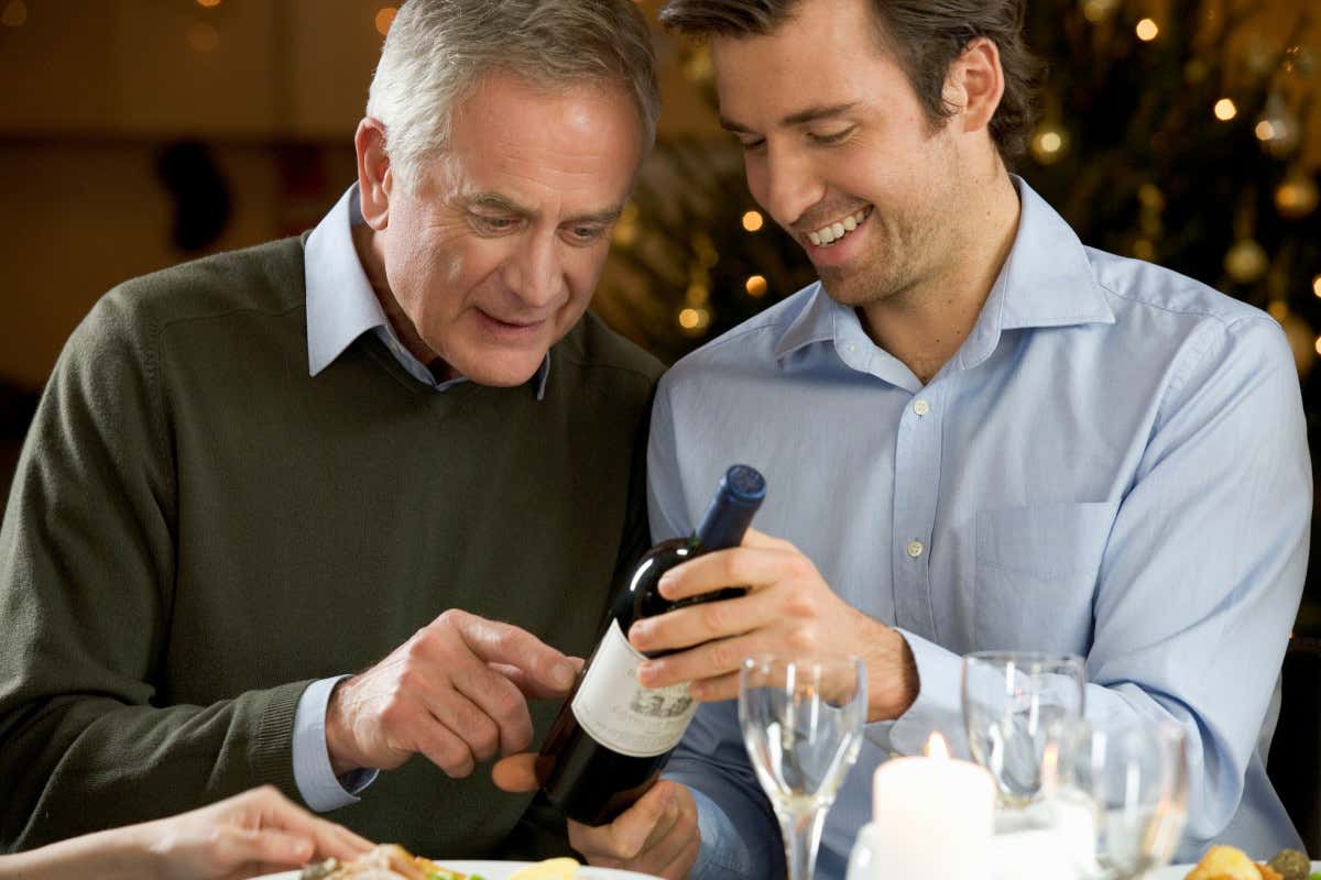 Festa del Papà, vince il dono enogastronomico: il vino il più scelto