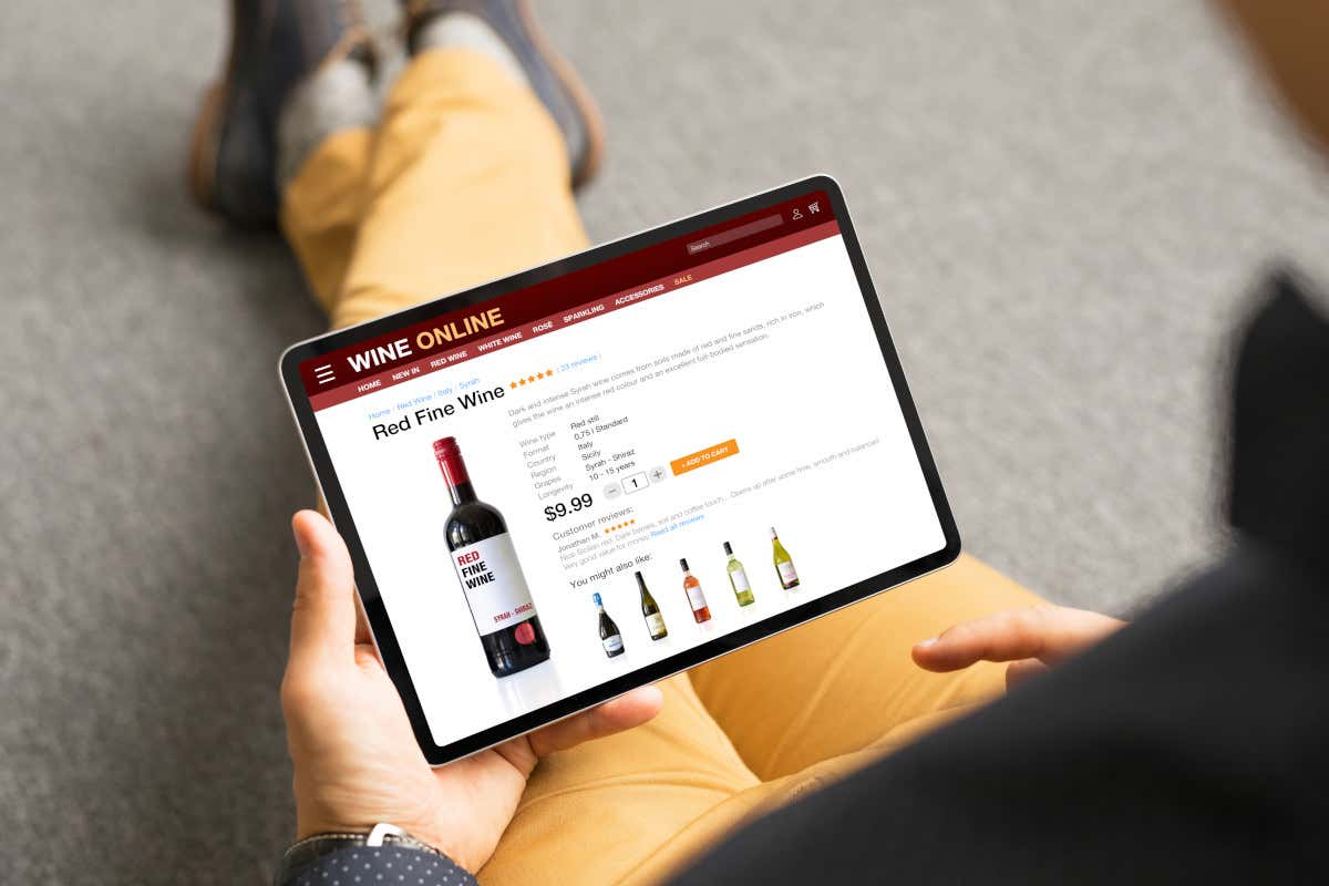 Il vino protagonista delle aste online Il vino protagonista delle aste online: resta la categoria più richiesta nel 2025