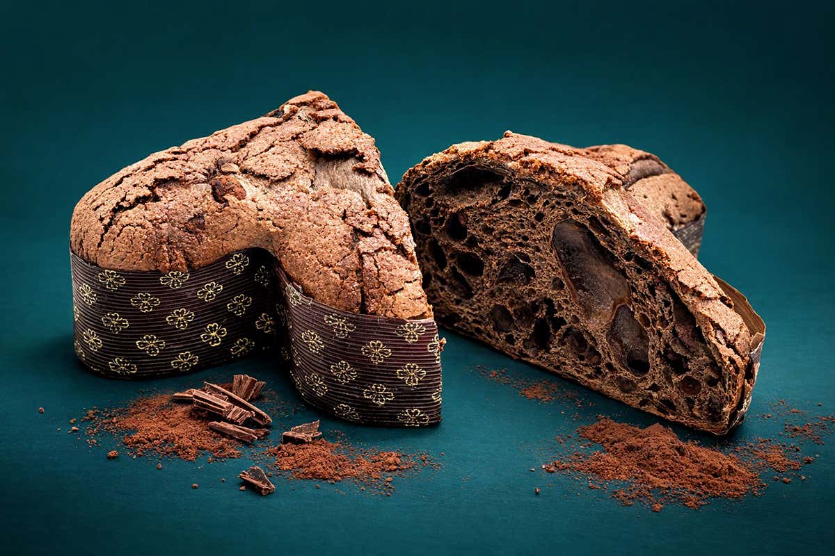 La colomba di Salvatore Varriale alla pesca e fava Tonka che sorprende a Pasqua La colomba di Salvatore Varriale alla pesca e fava Tonka che sorprende a Pasqua