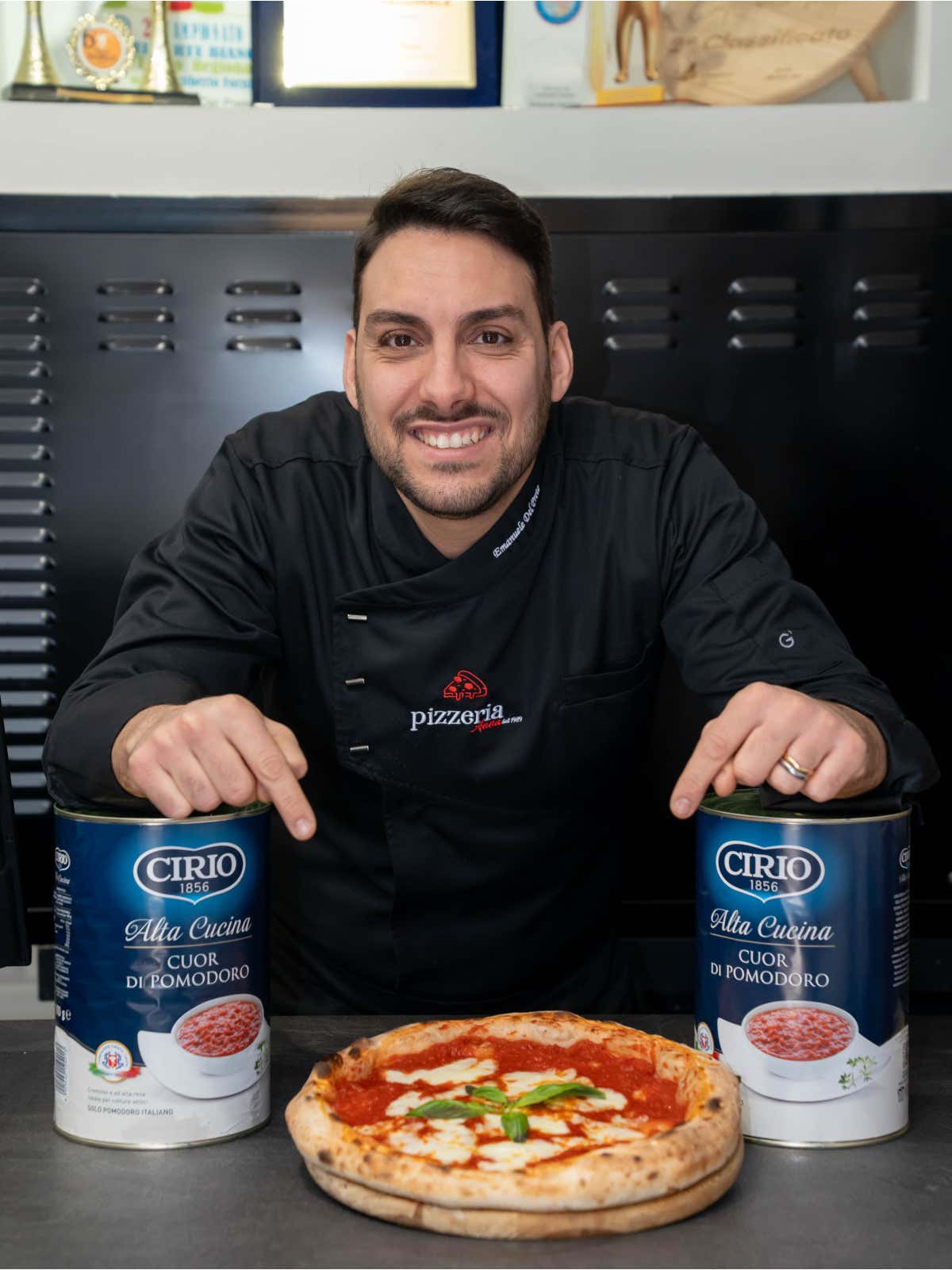 Emanuele Del Prete, gestisce la Pizzeria Anna dal 1989