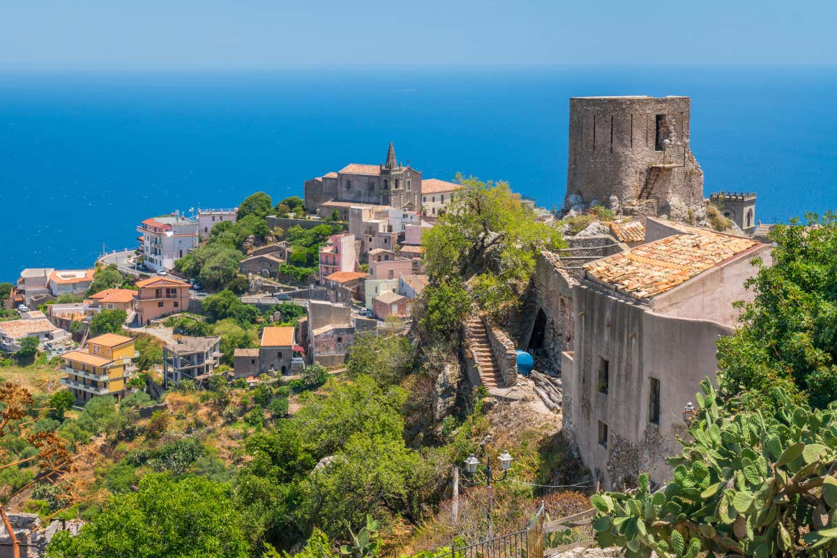 C’è un paese in Sicilia dove a Pasquetta si cucina una “ciambella” con 101 uova C’è un paese in Sicilia dove a Pasquetta si cucina una “ciambella” con 101 uova