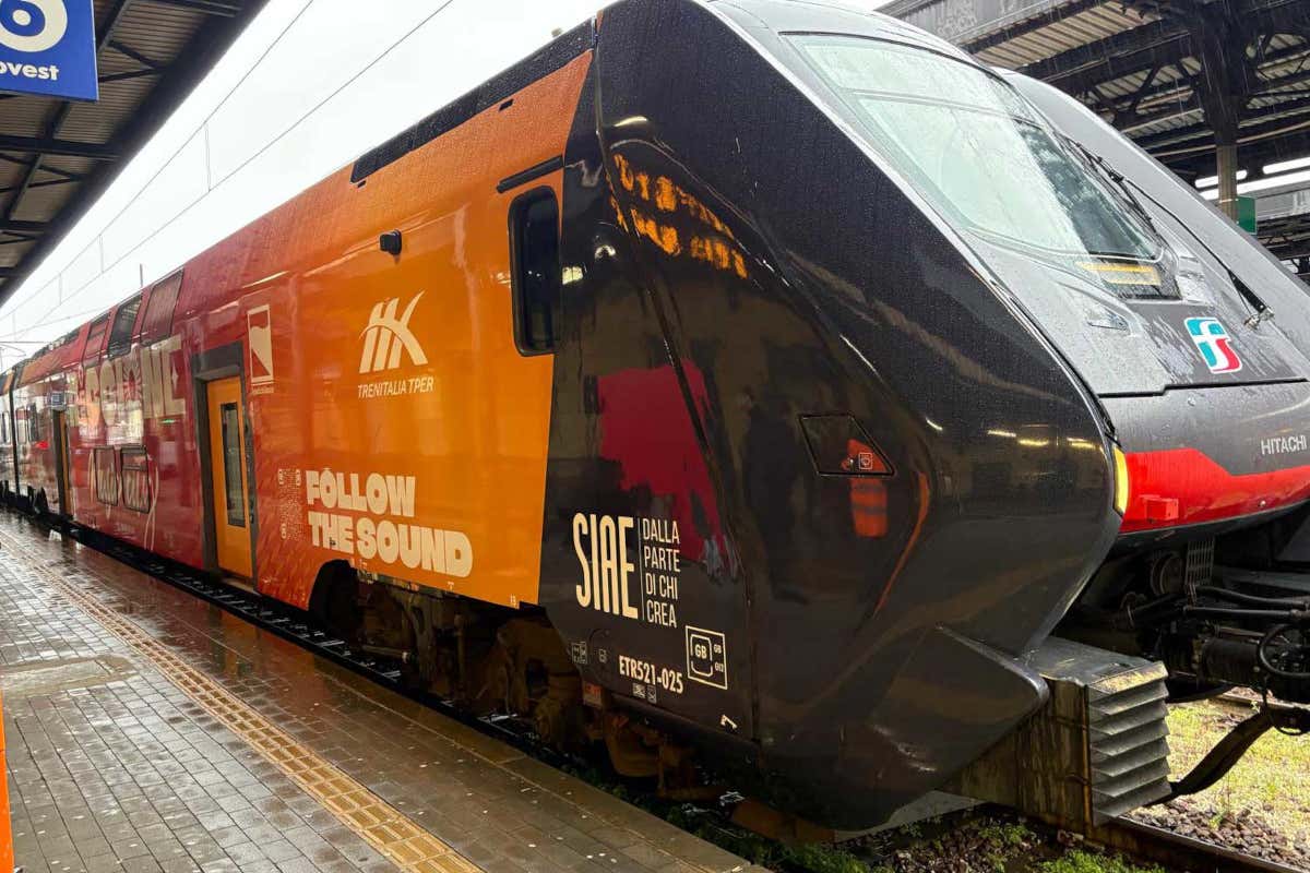 Un treno tra musica e turismo: Riccione porta il suo brand in viaggio Un treno tra musica e turismo: Riccione porta il suo brand in viaggio