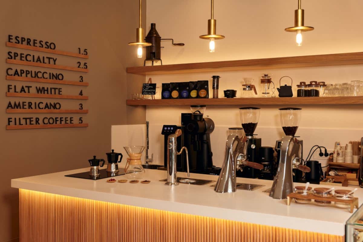 A Palermo c'è una bottega dove il caffè si crea su misura davanti al cliente