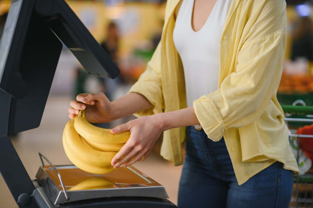 Banana, il frutto più comprato dagli italiani nasconde una filiera fragile Banana, il frutto più comprato dagli italiani nasconde una filiera fragile