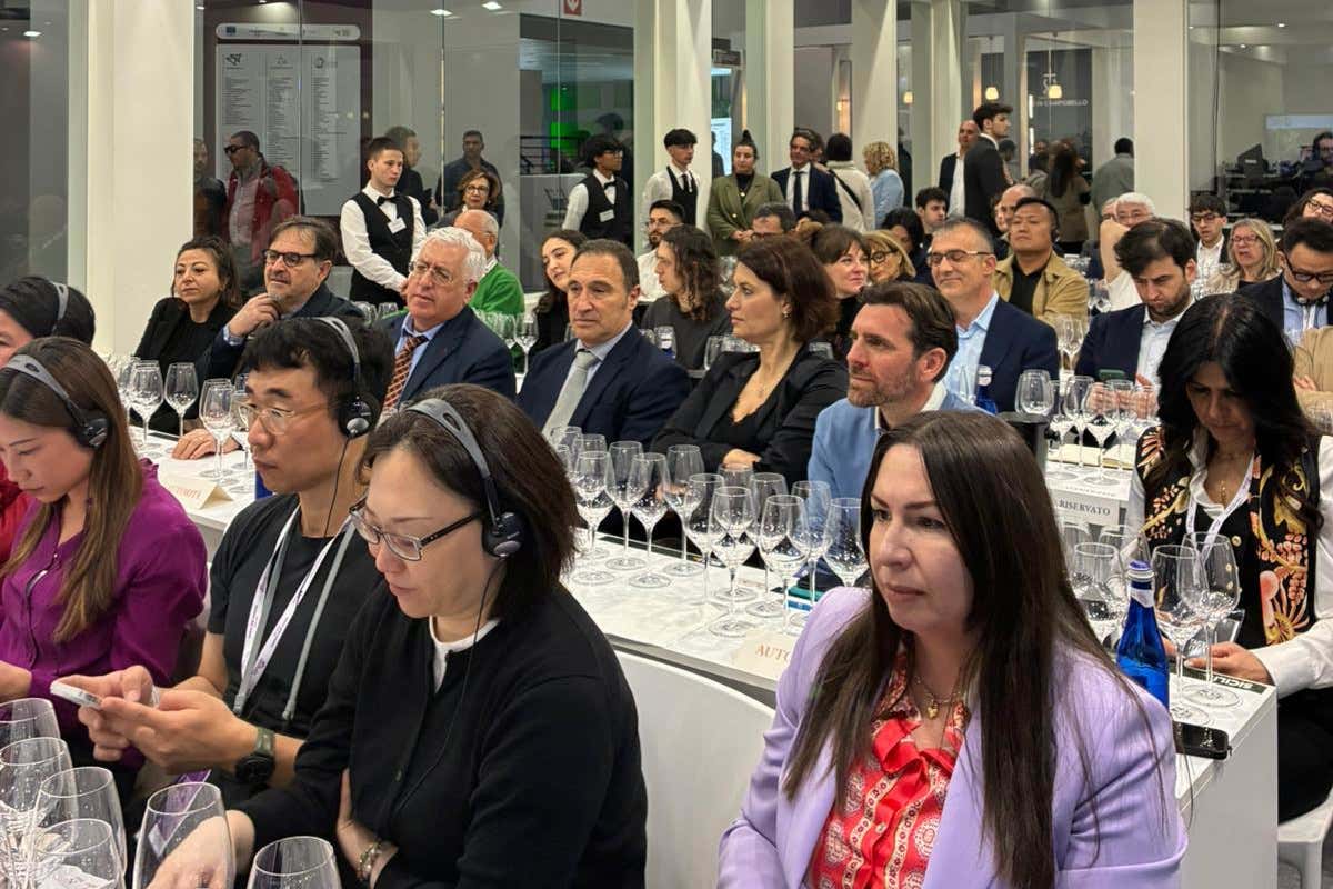Un momento della masterclass “Anima vulcanica: dalla montagna dell’Etna all’isola di Pantelleria”