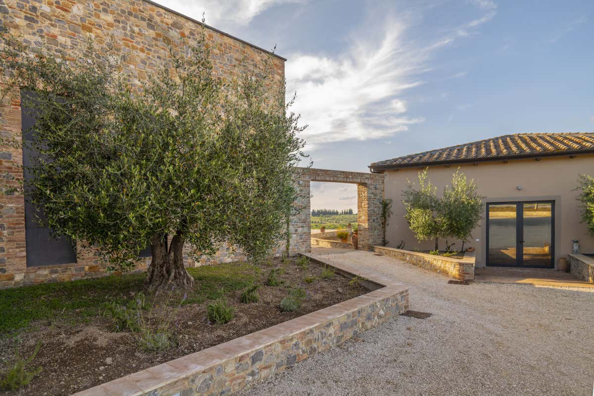 Un angolo della cantina Le Forconate a San Casciano dei Bagni (Si)