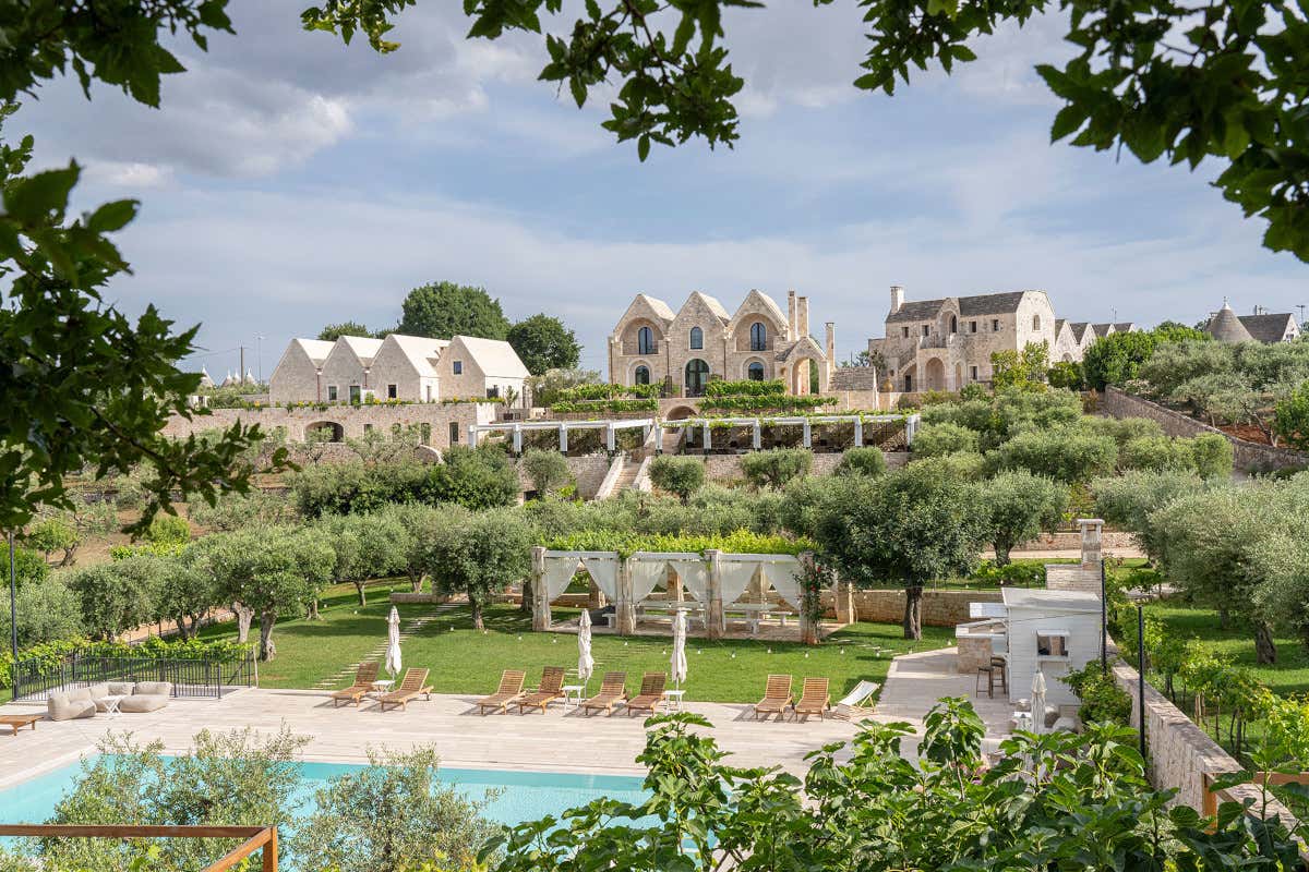 Ottolire Resort unisce design contemporaneo e architettura rurale pugliese autentica