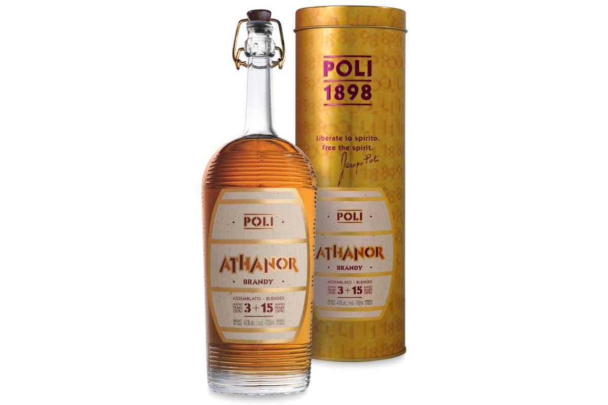 Tra botti e alambicchi nasce Athanor, il nuovo brandy Poli di scena a Vinitaly