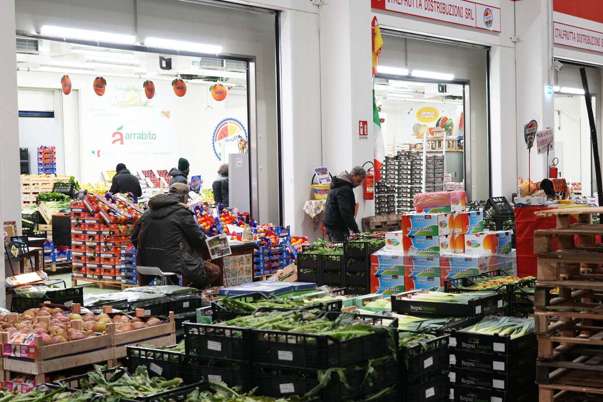 L'interno del Mercato Agroalimentare di Milano Sogemi rinnova il Protocollo legalità: più controlli nel Mercato di Milano