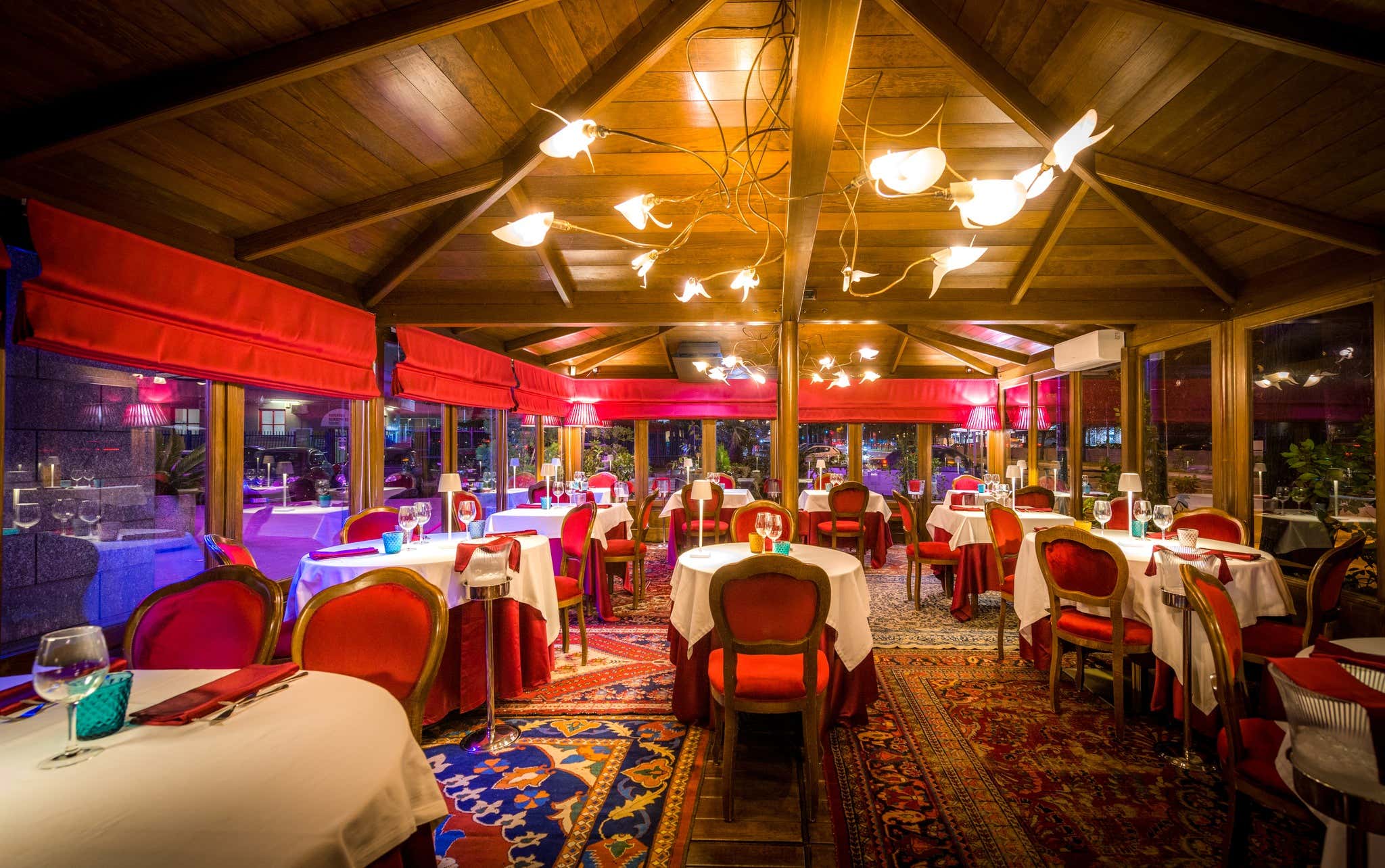 Il Delfino Blu e il Cavalier Peter: quando un ristorante diventa parte della città
