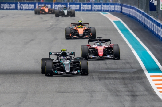 Mercedes driver Andrea Kimi Antonelli of Italy steers his car ahead of Ferrari driver Charles Leclerc of Monaco during the Miami Formula One Grand Prix auto race, Sunday, May 3, 2026, in Miami Gardens, Fla. (AP Photo/Danny Karnik) Associate Press/ LaPresse Only Italy and Spain