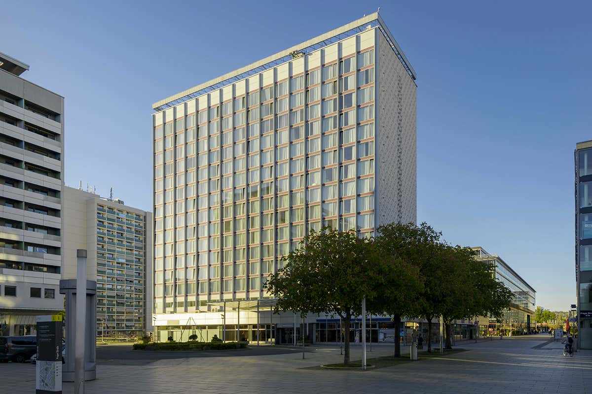 La facciata storica del Barceló Dresden Newa