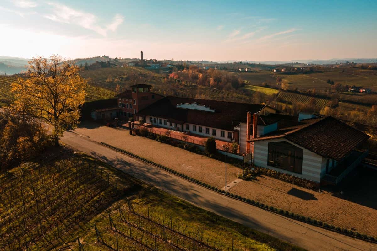 Distillerie Berta apre le porte con masterclass yoga teatro e degustazioni