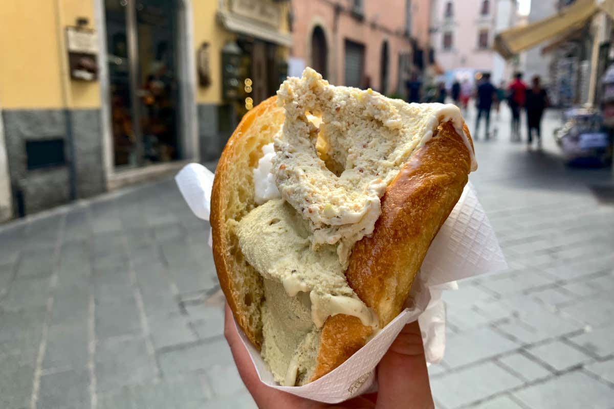 Bufera per la brioche con gelato a 5 euro. Fipe: «Dietro il prezzo ci sono qualità e lavoro»