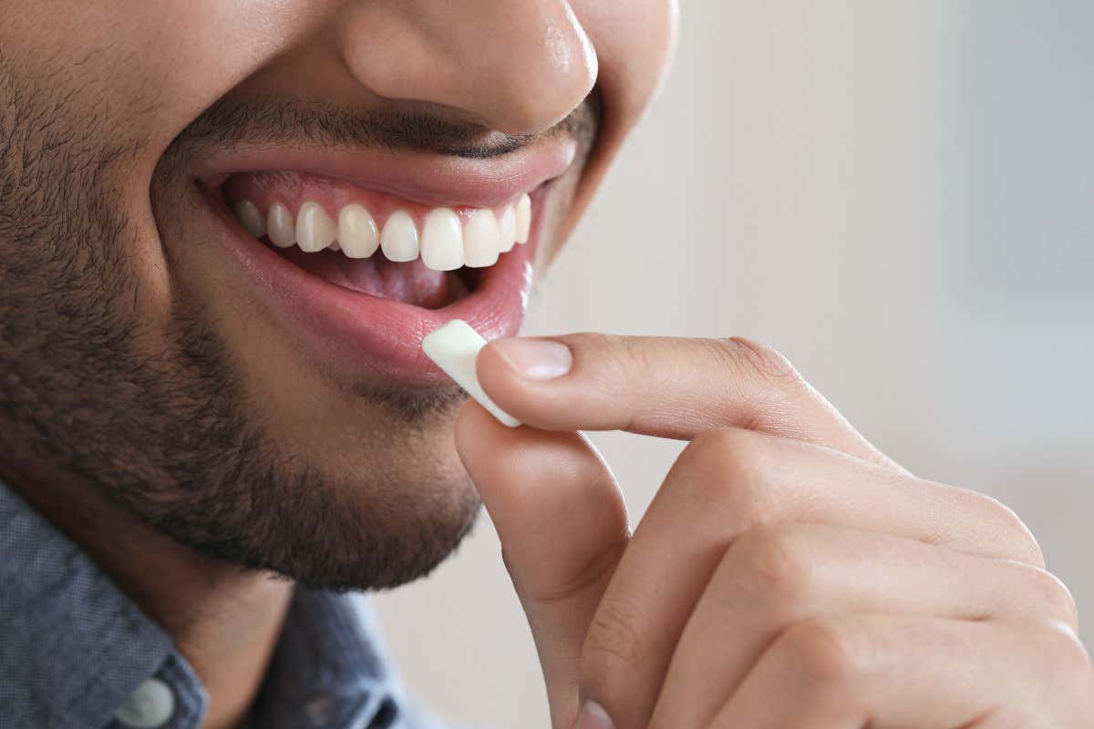 Infiammazione gengivale, il possibile ruolo dei nitrati nelle gomme da masticare