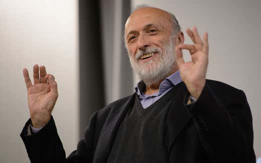 Lutto nel mondo enogastronomico: addio a Carlo Petrini, fondatore di Slow Food