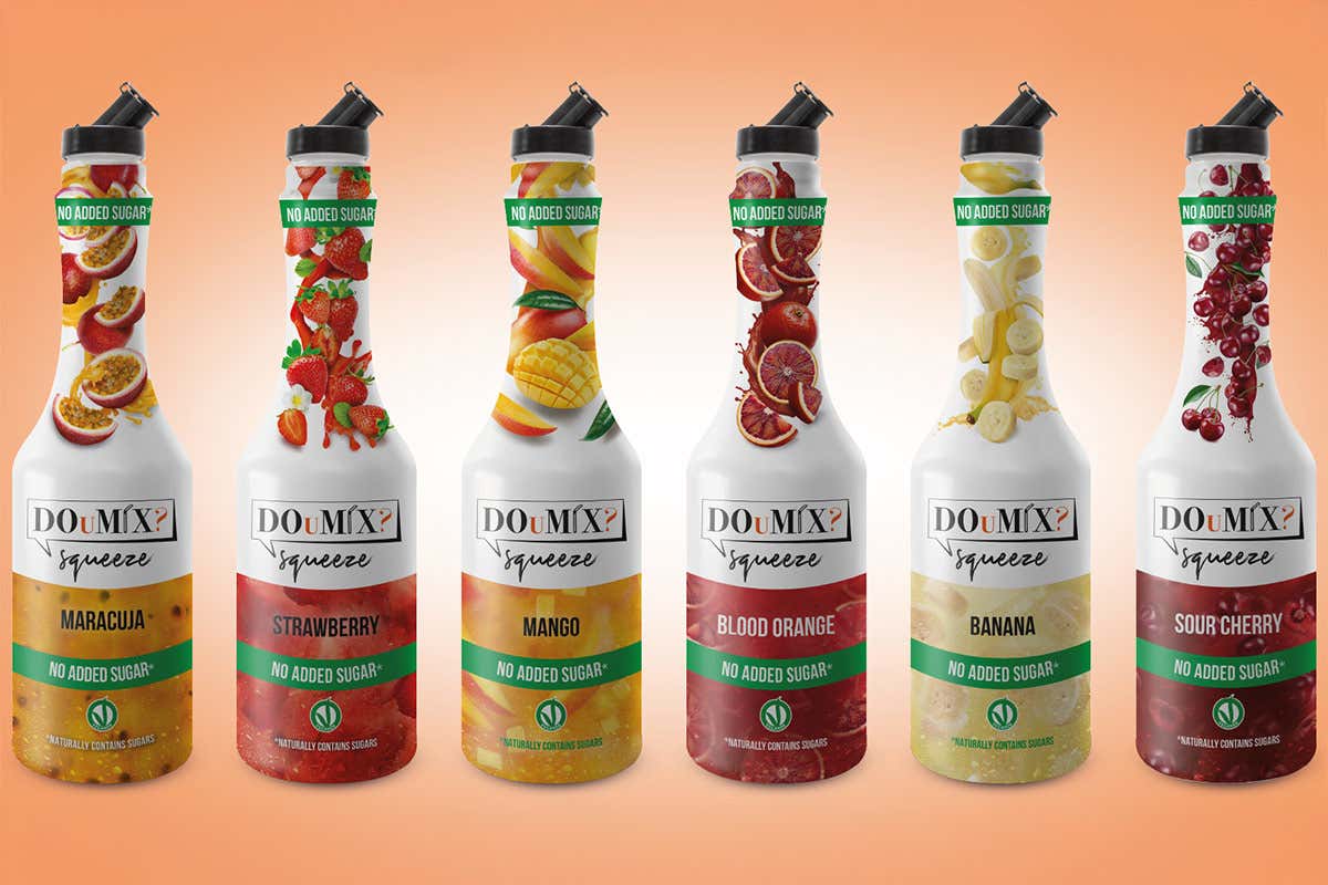Le sei referenze della linea DOuMIX? Squeeze No Added Sugar, pre-mix a base di frutta senza zuccheri aggiunti: Mango, Maracuja, Strawberry, Blood Orange, Banana e Sour Cherry