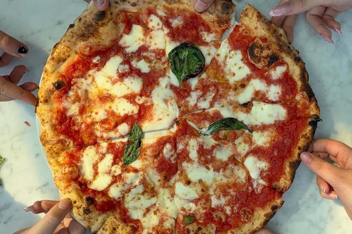 A Brescia nasce la “pizza terapia” per adolescenti con problemi di salute mentale A Brescia nasce la “pizza terapia” per adolescenti con problemi di salute mentale