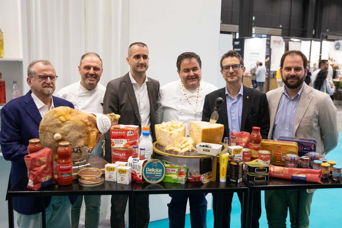 Cena dei Mille, scelto Gennaro Esposito: sarà lo chef ospite dell’edizione 2026 Cena dei Mille, scelto Gennaro Esposito: sarà lo chef ospite dell’edizione 2026