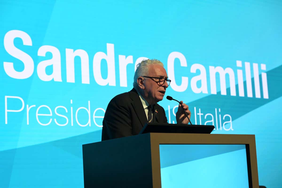 Il presidente Ais Sandro Camilli durante l'evento a Bari Ais Camilli: serve una rete di professionisti e interpreti del vino»