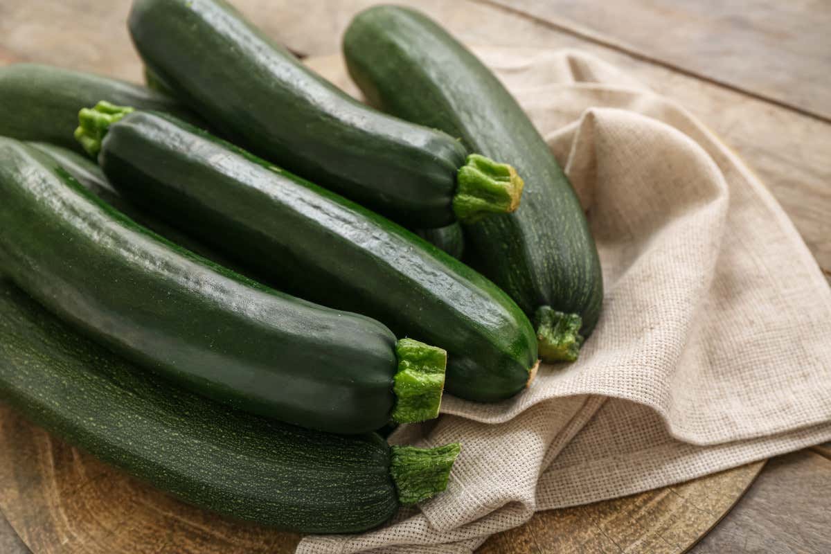 Zucchine, tutti i benefici di un ortaggio leggero e ricco di nutrienti