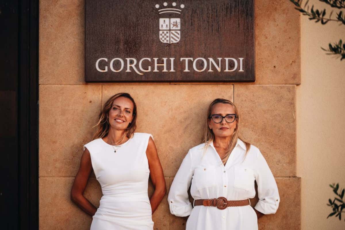 Da sinistra: Clara e Annamaria Sala, titolari di Tenuta Gorghi Tondi