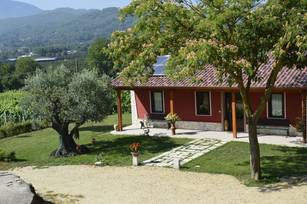 La Cantina del Barone si trova a Cesinali, nel cuore dell’Irpinia, alle pendici del Monte Terminio