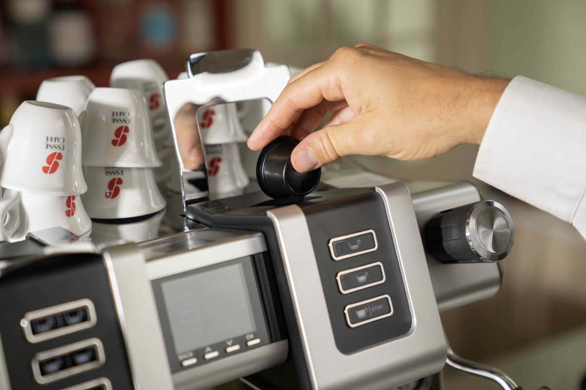 Expresss, il sistema di Essse Caffè composto da macchine da caffè e capsule pensato per rispondere alle esigenze di ristoranti, hotel e strutture ricettive