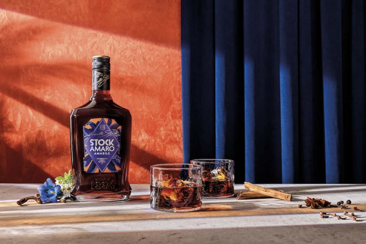 Stock lancia Amaro Amabile: il nuovo protagonista dell'aperitivo e del dopocena