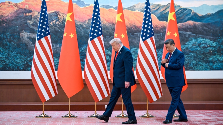 I dossier «sospesi» al vertice Trump-Xi: le armi per Taiwan, le aperture al business e l’aiuto su Hormuz