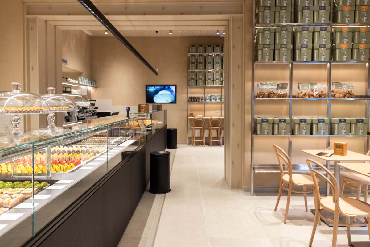 L'interno della Pasticceria Dolcemascolo